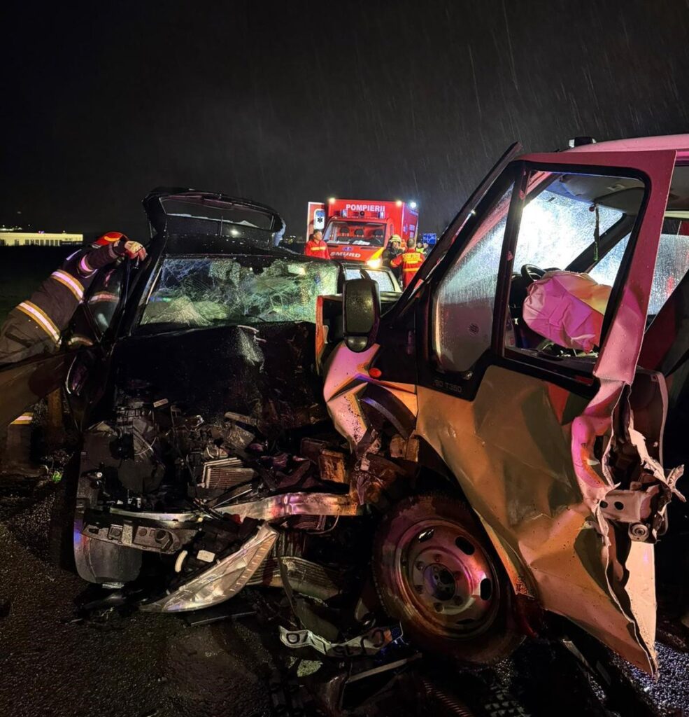 Şase răniţi într-un accident provocat de o depăşire neregulamentară
