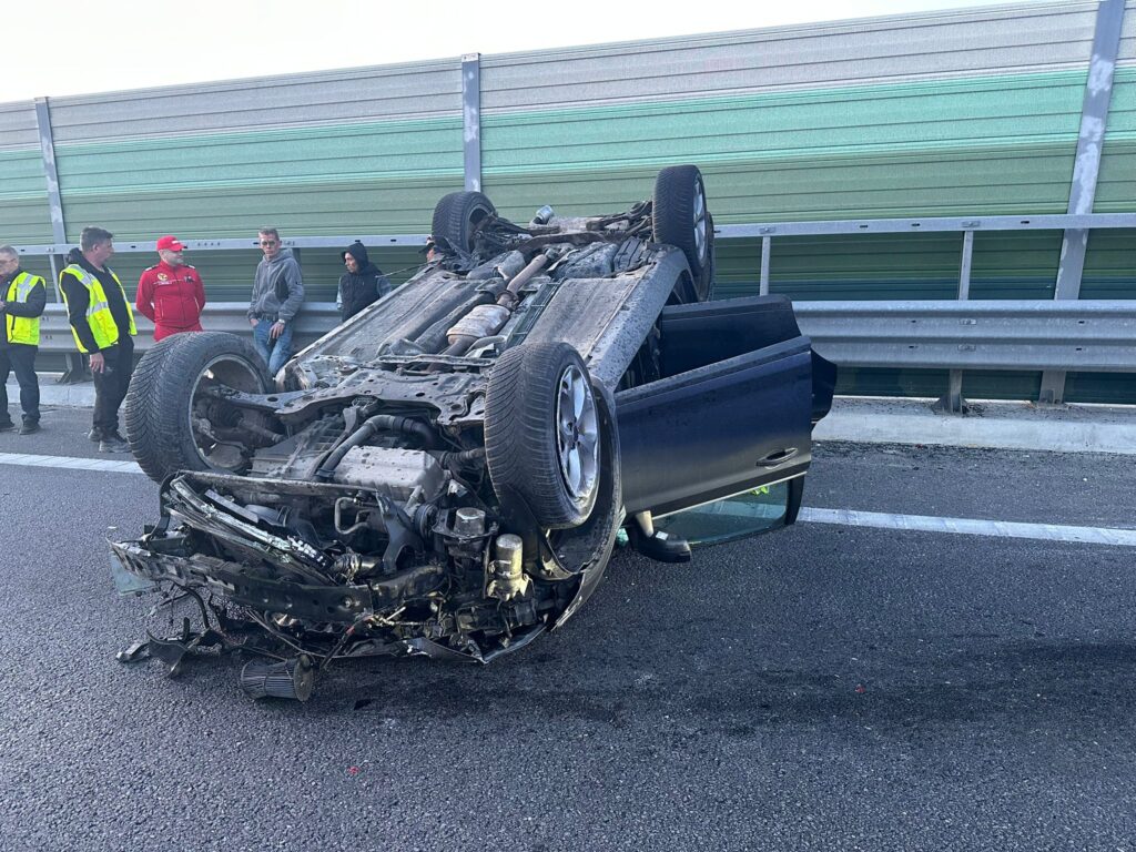 Olt: Patru răniți după ce două mașini s-au ciocnit pe DEx 12, lângă Balș