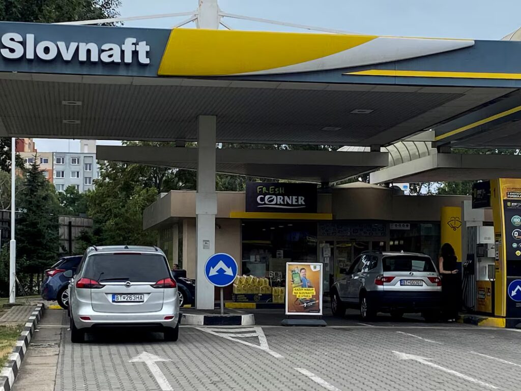 Slovacia scumpește motorina doar pentru străini