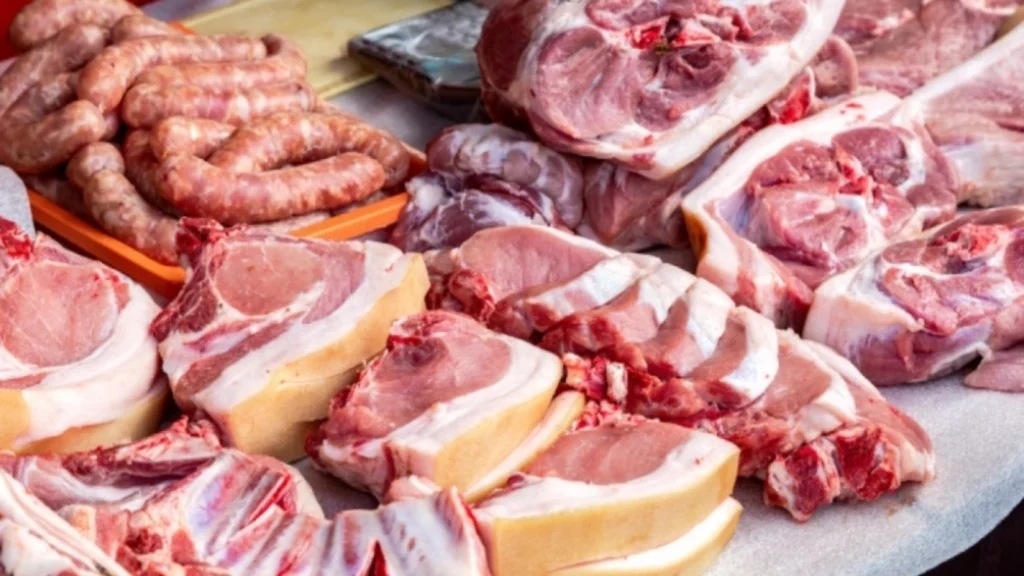 Ministrul Agriculturii va cere Consiliului Concurenței să verifice prețurile la carnea de porc din magazine