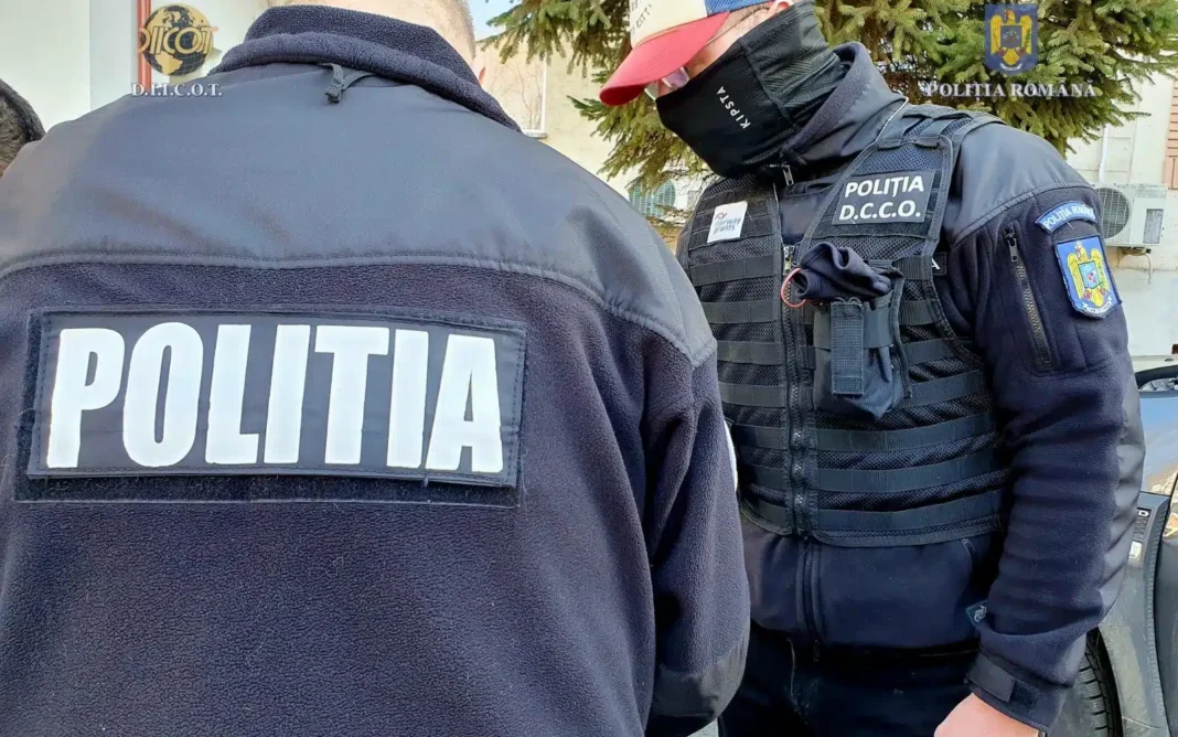 Craiovean reţinut pentru trafic de droguri de mare risc în formă continuată