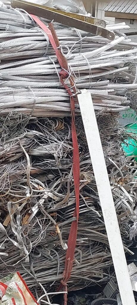 Lovitură dură pentru rețeaua fierului vechi din Dolj. Amenzi, controale în forță și tone de metal confiscate