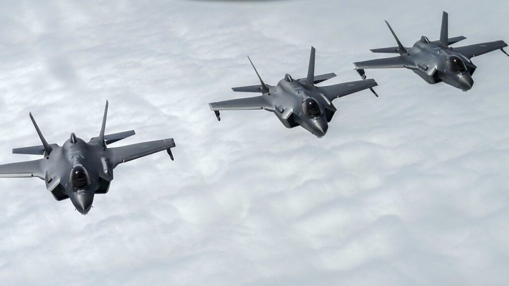 SUA și Canada ridică de la sol avioane militare pentru a intercepta avioane de luptă ruseşti în apropiere de Alaska