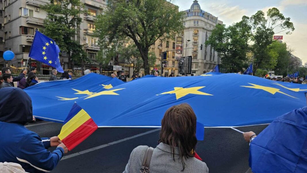 INSCOP: Majoritatea covârşitoare a românilor consideră că trebuie să rămânem în NATO şi UE