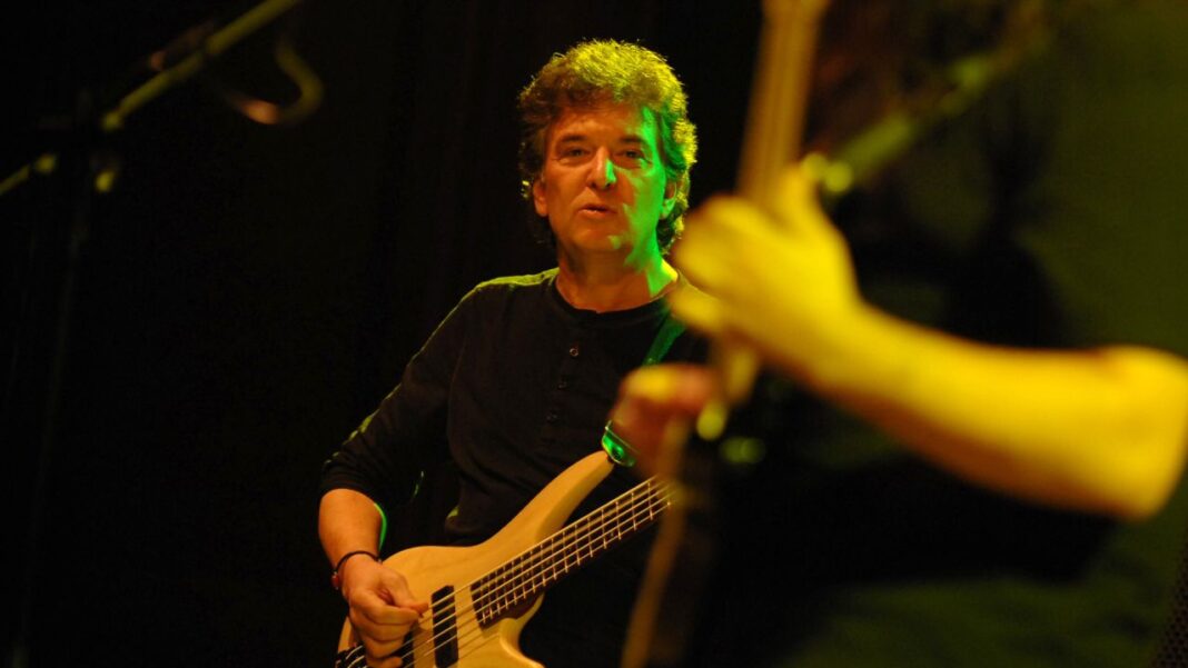 A murit Iulian „Mugurel” Vrabete, basistul trupei Holograf