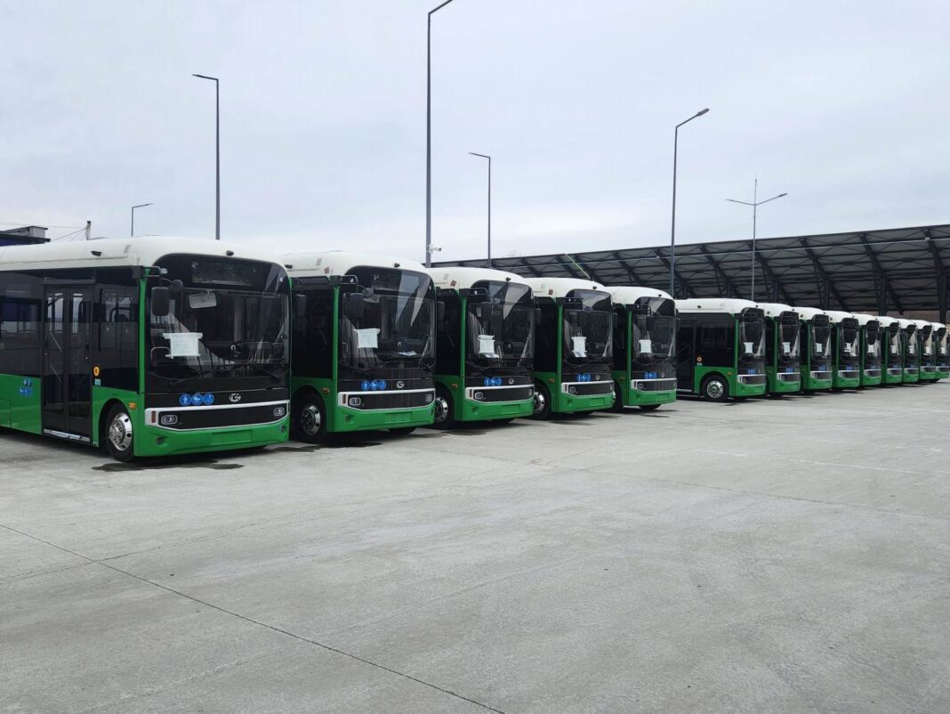 Transport public modern și eco-friendly între municipiu și stațiunile din jur