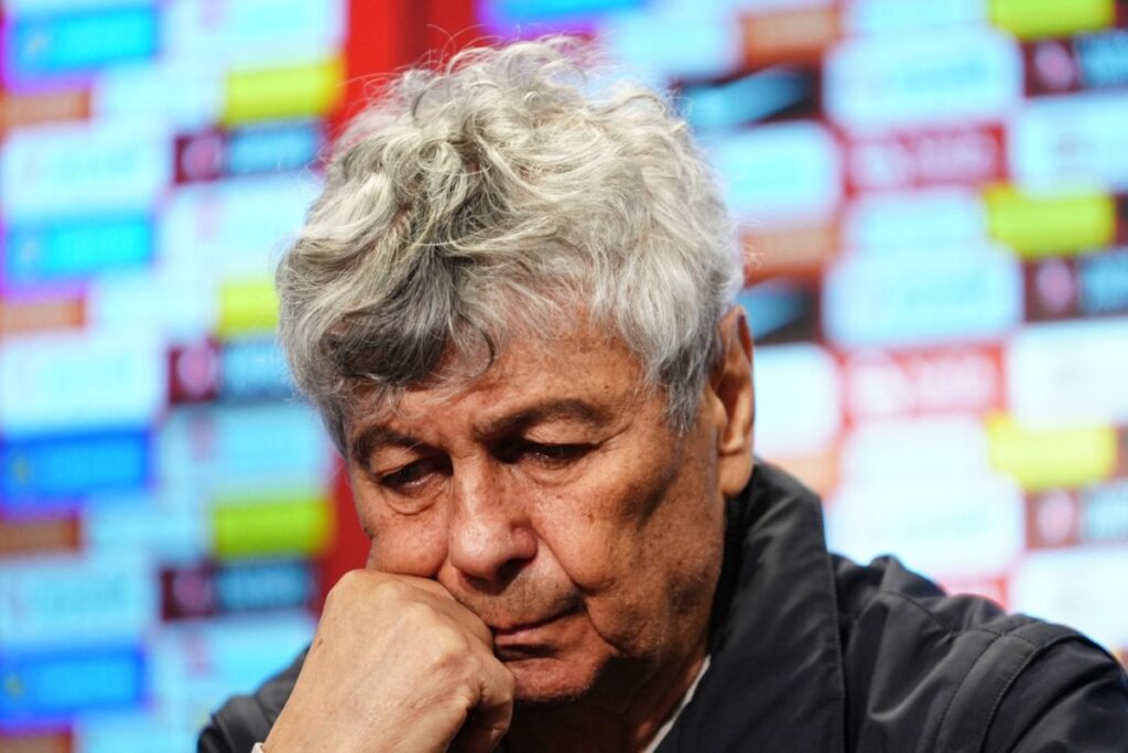 Panică la națională! Mircea Lucescu, luat cu salvarea din cantonament după ce i s-a făcut rău! Care este starea selecționerului