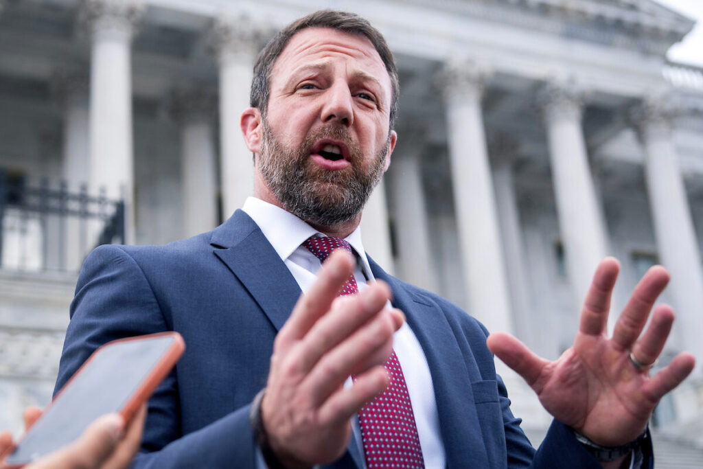 Donald Trump îl propune pe senatorul Markwayne Mullin la conducerea Securității Interne a SUA