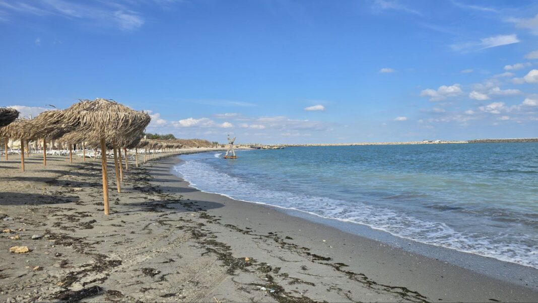 CCR discută astăzi sesizarea lui Nicușor Dan pe legea plajelor de la Marea Neagră