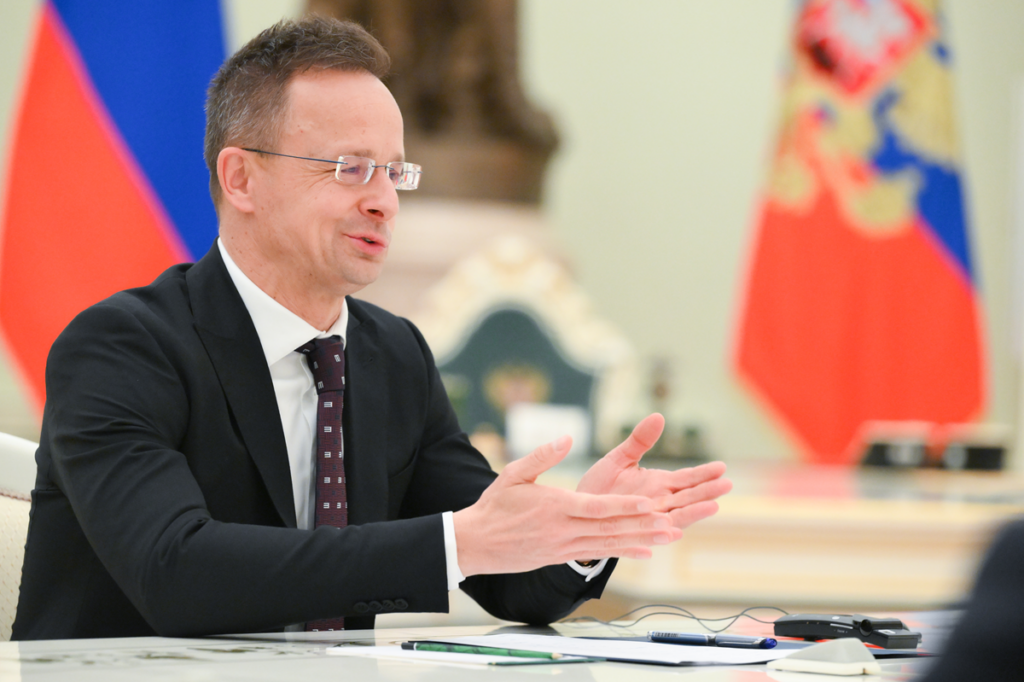 Ministrul de externe al Ungariei recunoaște că l-a informat regulat pe Serghei Lavrov despre reuniunile private ale UE