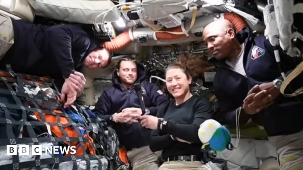 (VIDEO) Moment spectaculos în spațiu: Astronauții Artemis II au văzut Pământul „de la un pol la altul”