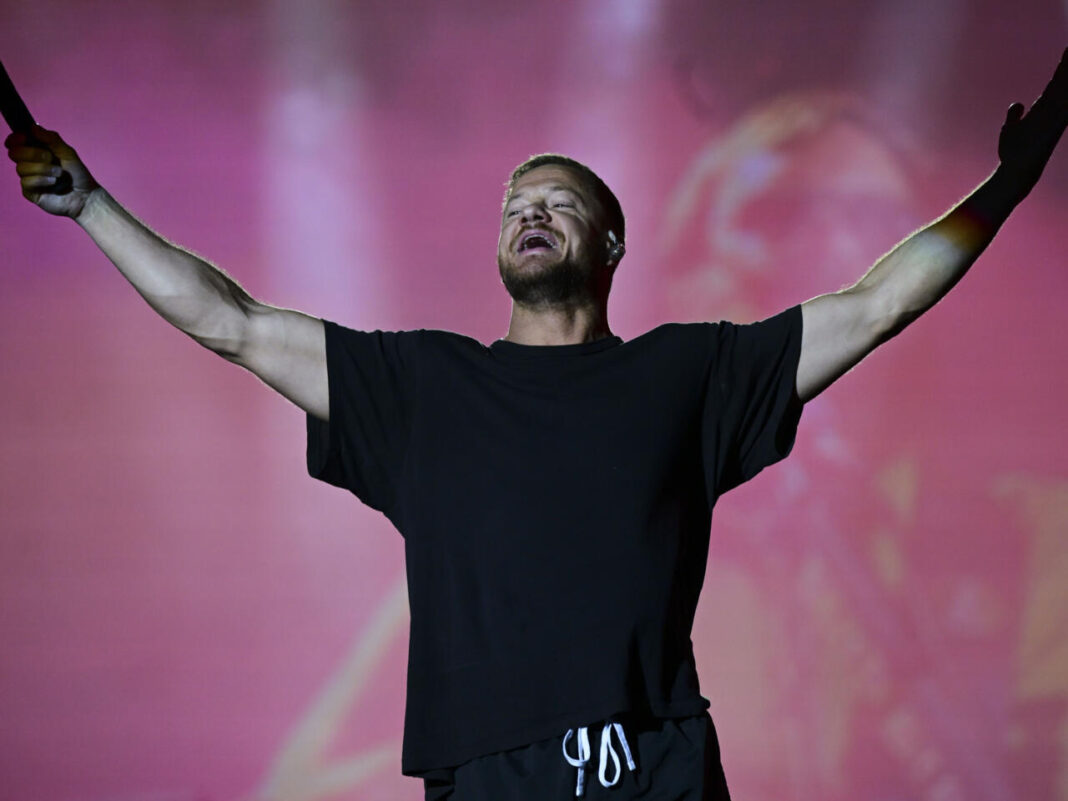 Dan Reynolds și-a dorit un joc inspirat de Capture the Flag pe care îl juca când era tânăr cercetaș