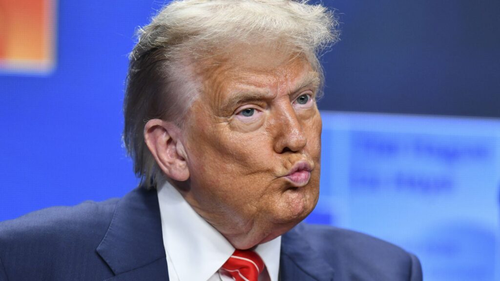 Donald Trump a anunțat că Statele Unite vor bloca Strâmtoarea Ormuz: „Va fi aruncat în iad!“