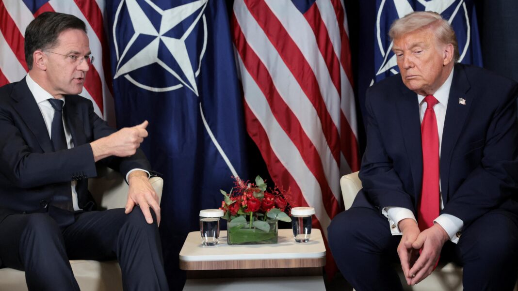 Secretarul general al NATO, Mark Rutte, și președintele american Donald Trump în timpul unei întâlniri bilaterale la Davos, Elveția, în ianuarie 2026