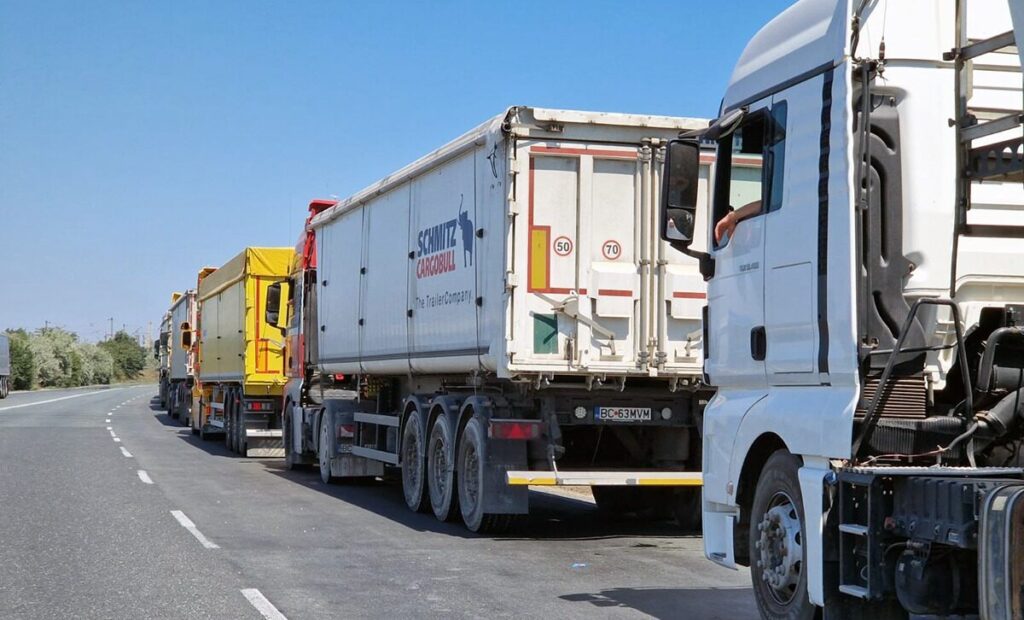 Restricții de circulație de Paște pentru camioane pe Autostrada Soarelui şi Valea Oltului