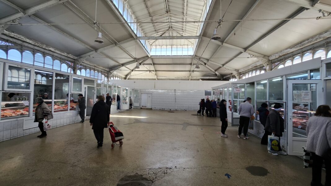 Carnea de miel în Piaţa Centrala porneşte de la 45 de lei kilogramul