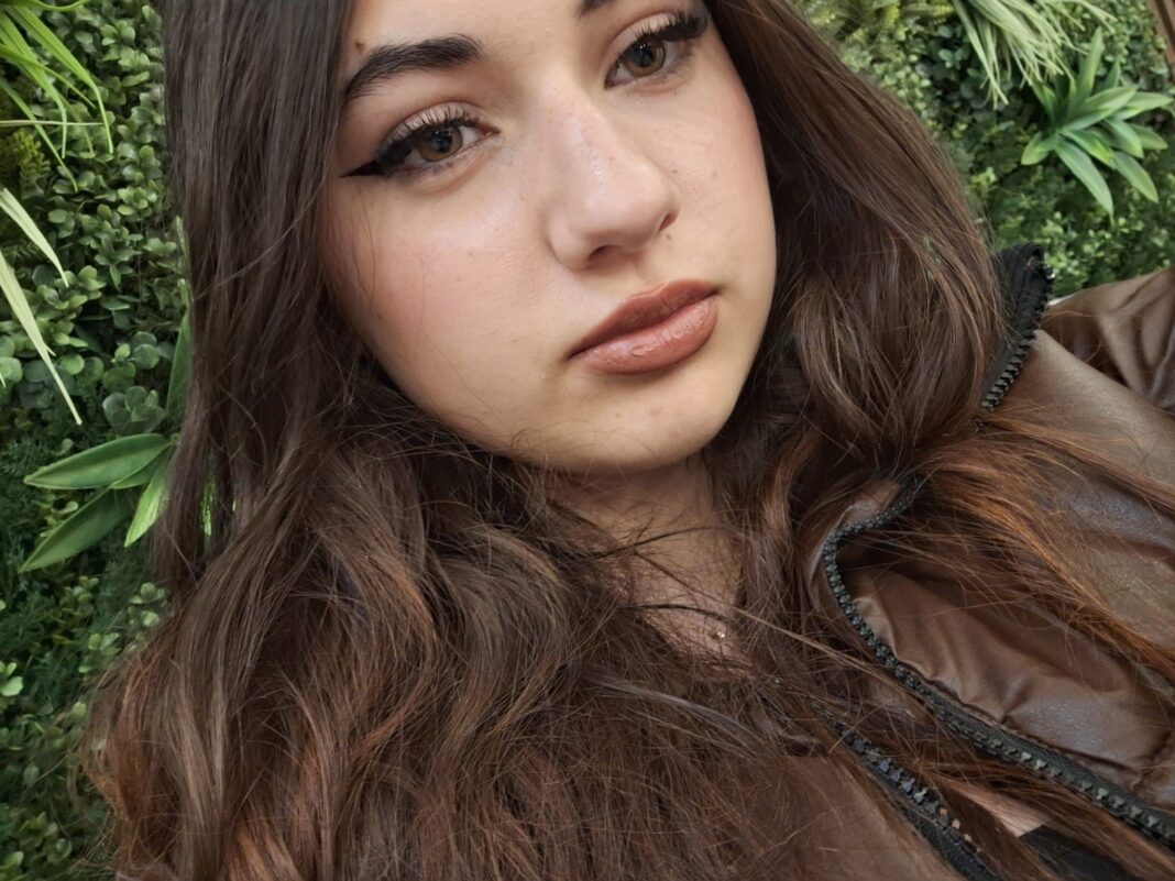 Minoră de 14 ani, căutată de polițiștii din Vâlcea