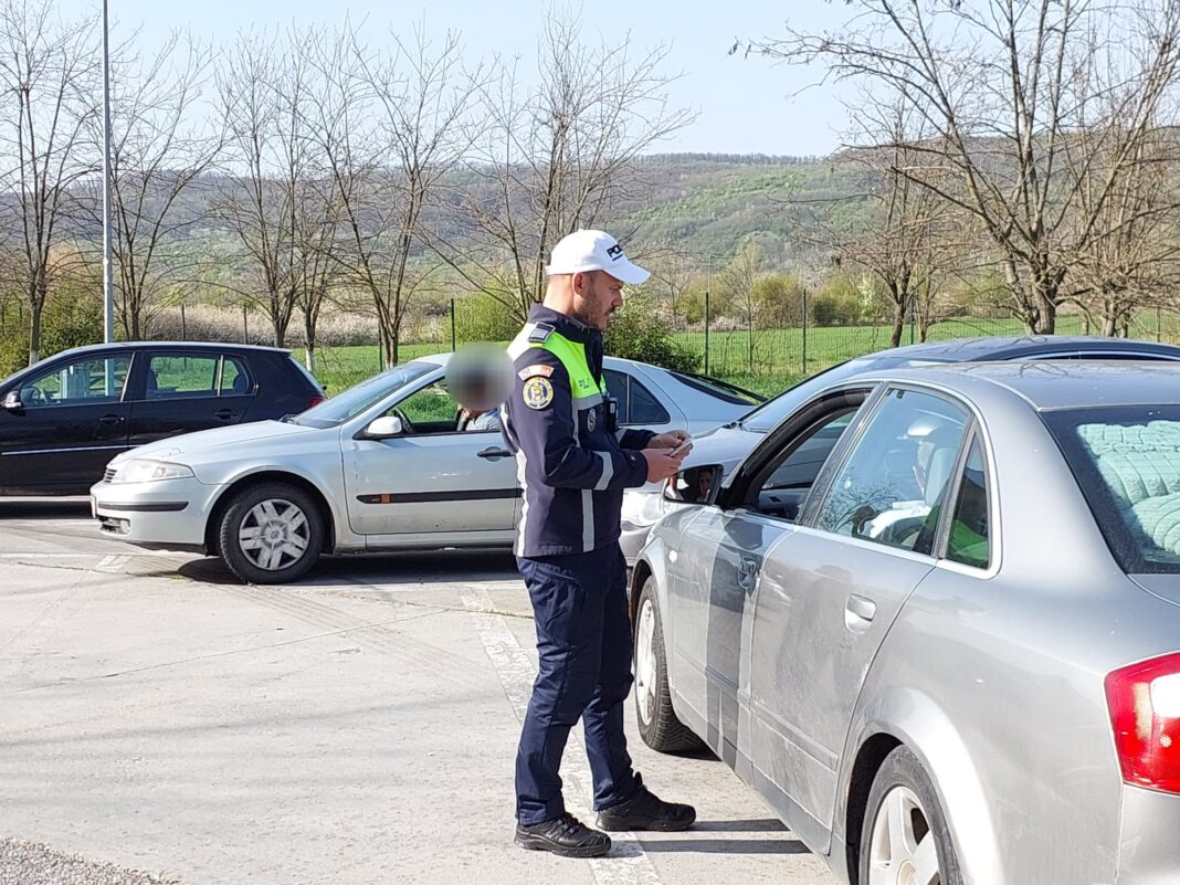 Zeci de șoferi au fost prinși cu viteză peste limită