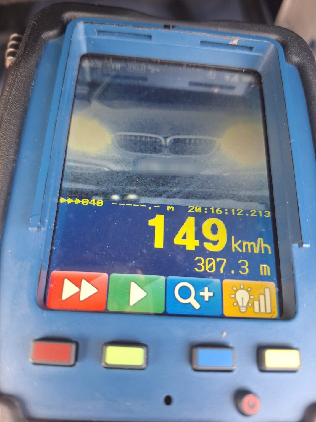 Prins de poliţişti cu 149 de km/h prin localitate