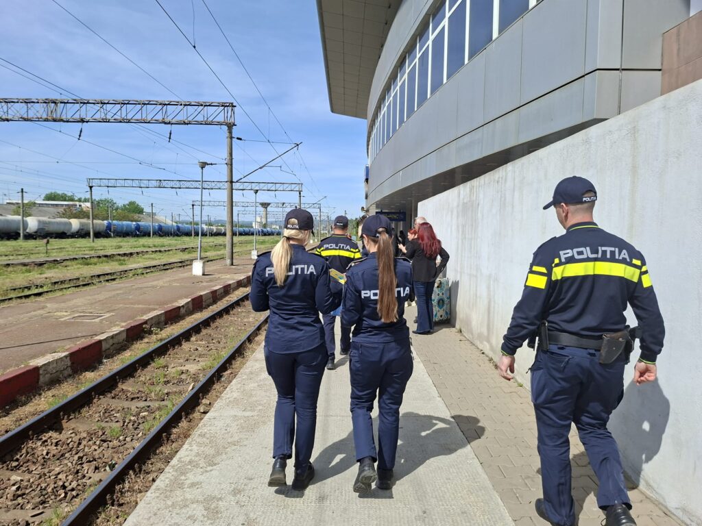 (VIDEO) Acțiune a polițiștilor în Mehedinți la trecerile cu calea ferată