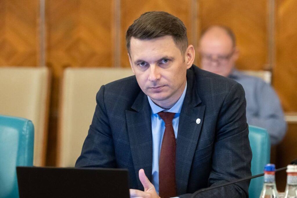 Președintele Senatului avertizează: cearta internă vulnerabilizează România