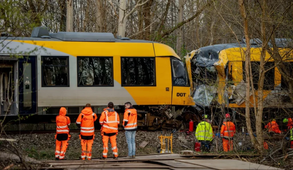 Doi români, implicaţi în accidentul de tren din Danemarca