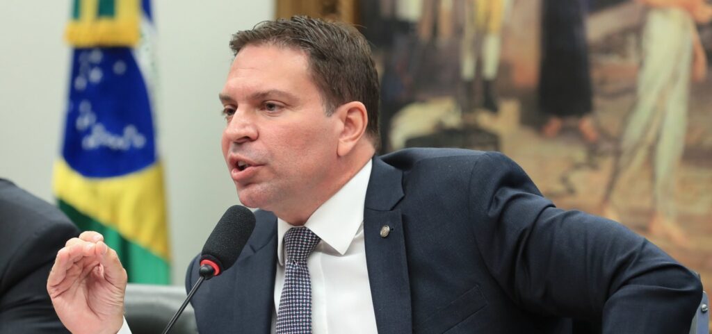Fostul şef al serviciilor de informaţii braziliene, condamnat pentru că a plănuit o lovitură de stat, a fost reţinut de poliţia de imigrare din SUA