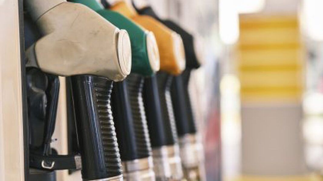 Guvernul va aproba reducerea accizei la motorină cu 30 de bani pe litru