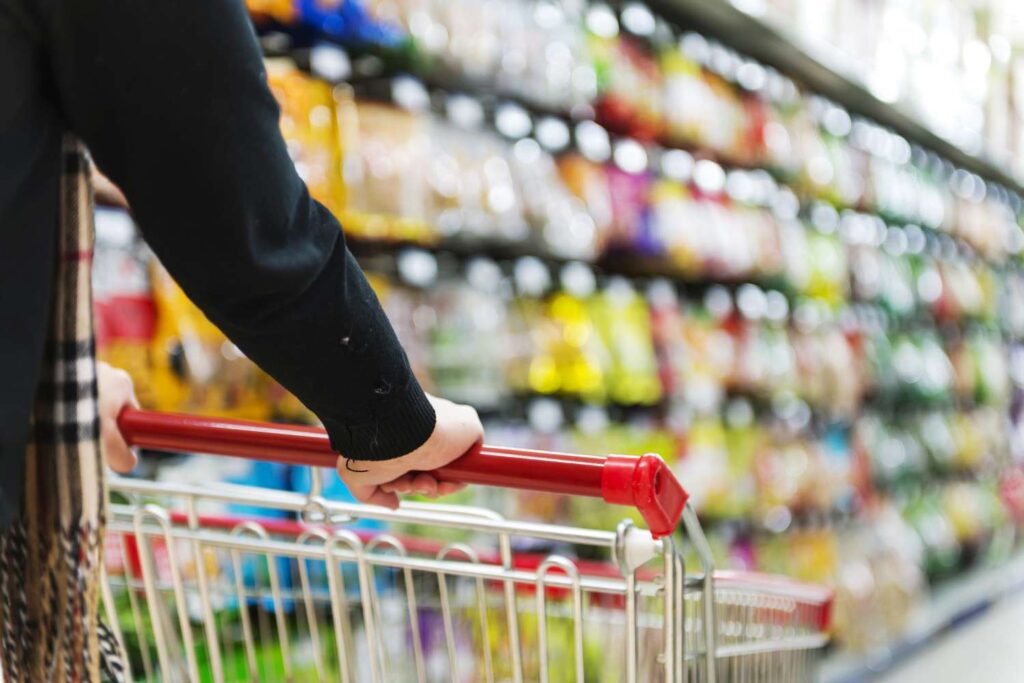 Alimentele se scumpesc din nou după Paște. Anunțul producătorilor