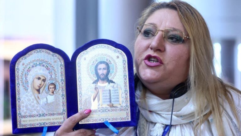Diana Șoșoacă, după ce Parlamentul European a decis să-i ridice imunitatea: M-ați martirizat, fătălăilor!