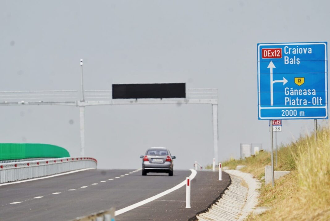 Restricții de circulație pe DN 65 Slatina-Valea Mare, la pasajul peste DEx 12