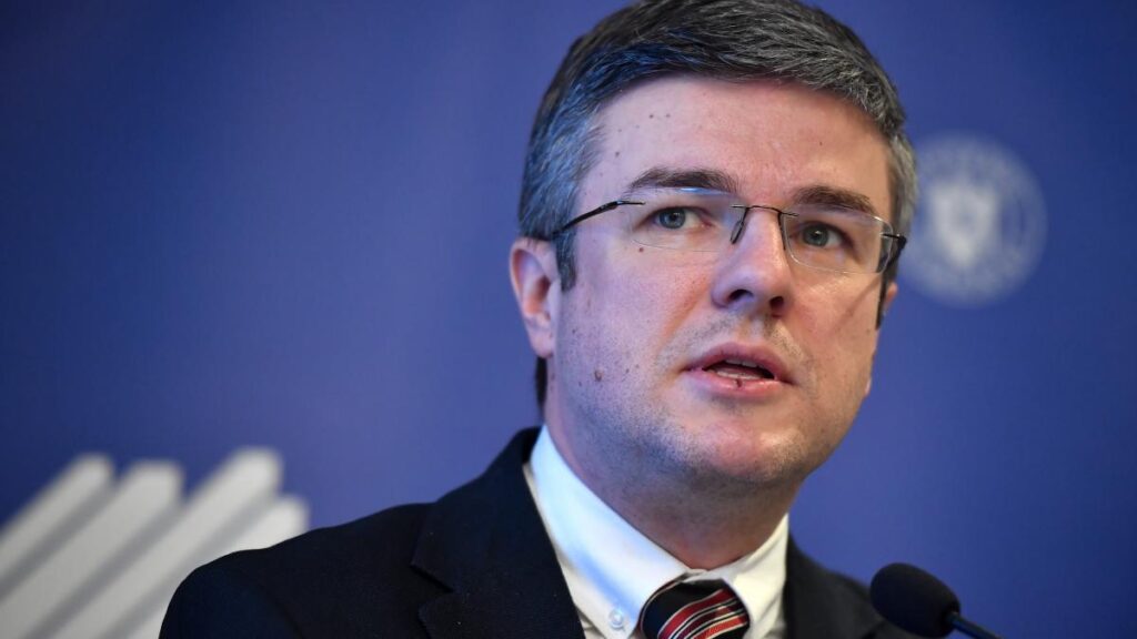 Ministrul Economiei, după ce FMI a înjumătățit prognoza de creștere a economiei României: Este o prognoză mai realistă