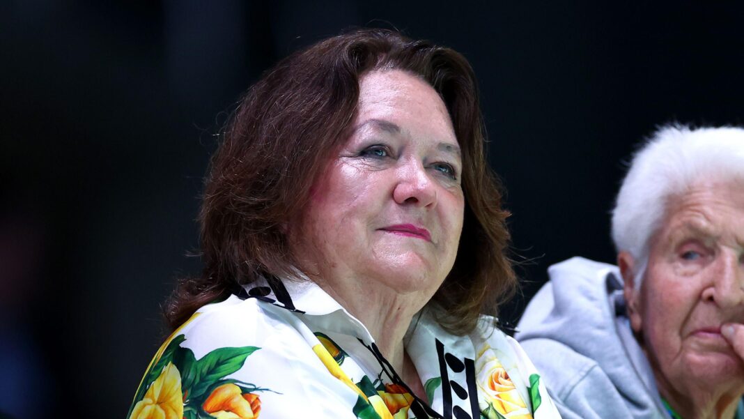 Gina Rinehart a fost dată în judecată de o familie rivală de mineri din cauza unui acord vechi de decenii