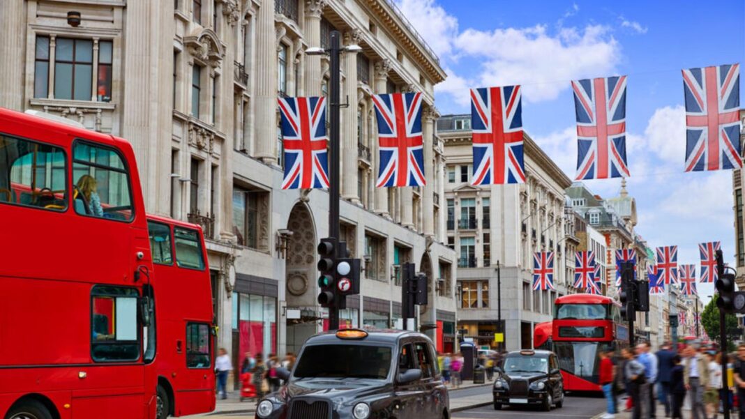 Din 2027, Marea Britanie va reveni în programul Erasmus+