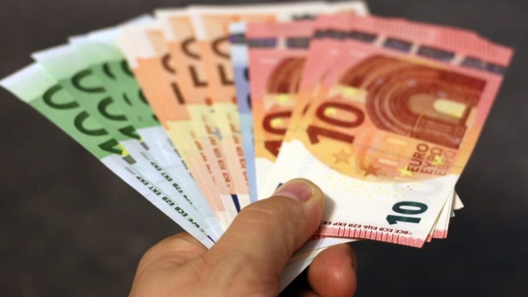Reuters: Alianța PSD cu ”extremă dreapta” pentru a răsturna coaliția pro-europeană pune în pericol fondurile UE