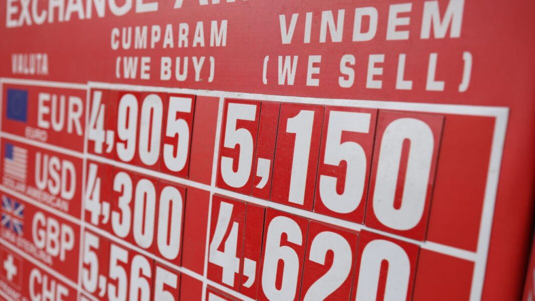 Euro a sărit de 5,1 lei la cursul oficial stabilit de Banca Națională a României