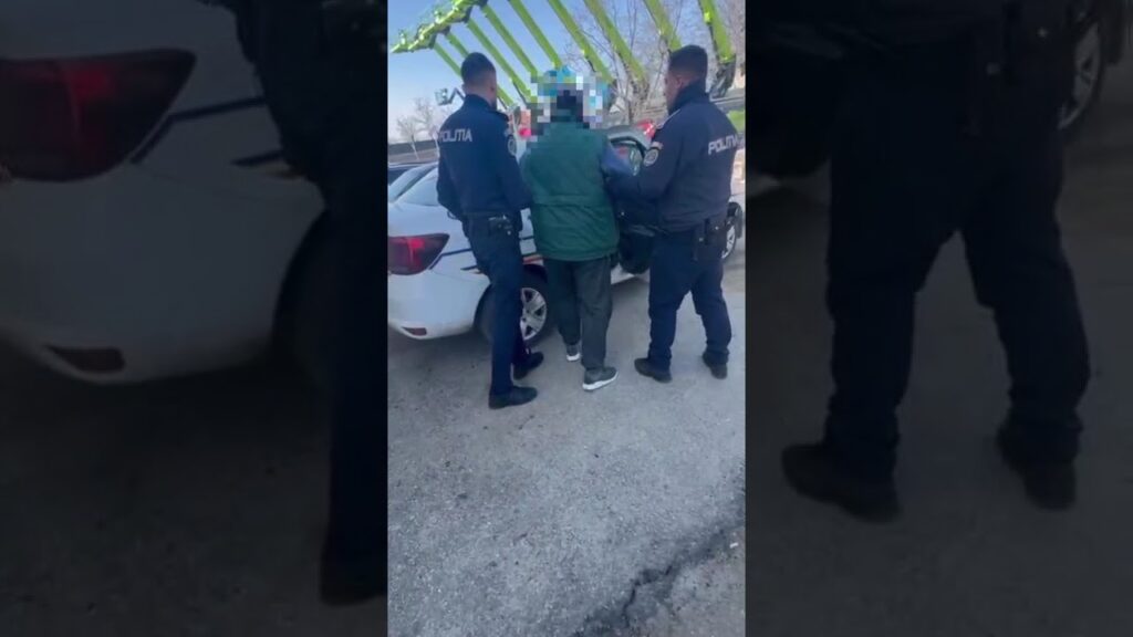 (VIDEO) Bărbat reținut în Dolj după ce și-a terorizat vecinul cu petarde aruncate în geam