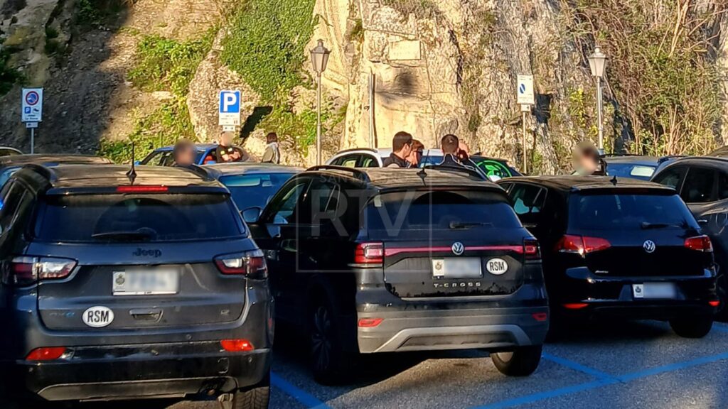 O româncă a bătut un bărbat din San Marino pentru un loc de parcare