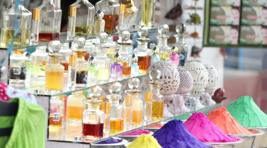 Italia: Trei români care cumpărau bilete de avion ieftine doar ca să fure din duty-free, arestaţi