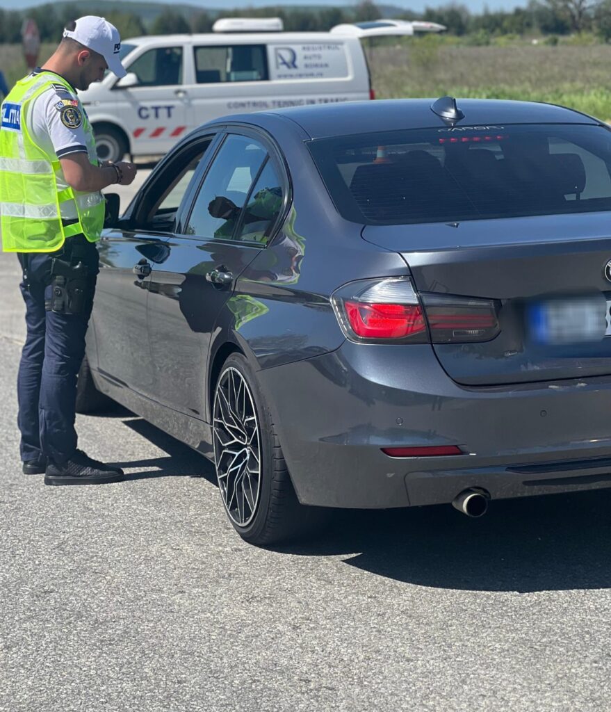 Mehedinți: Polițiștii rutieri au verificat 264 de autovehicule și au dat 168 de amenzi