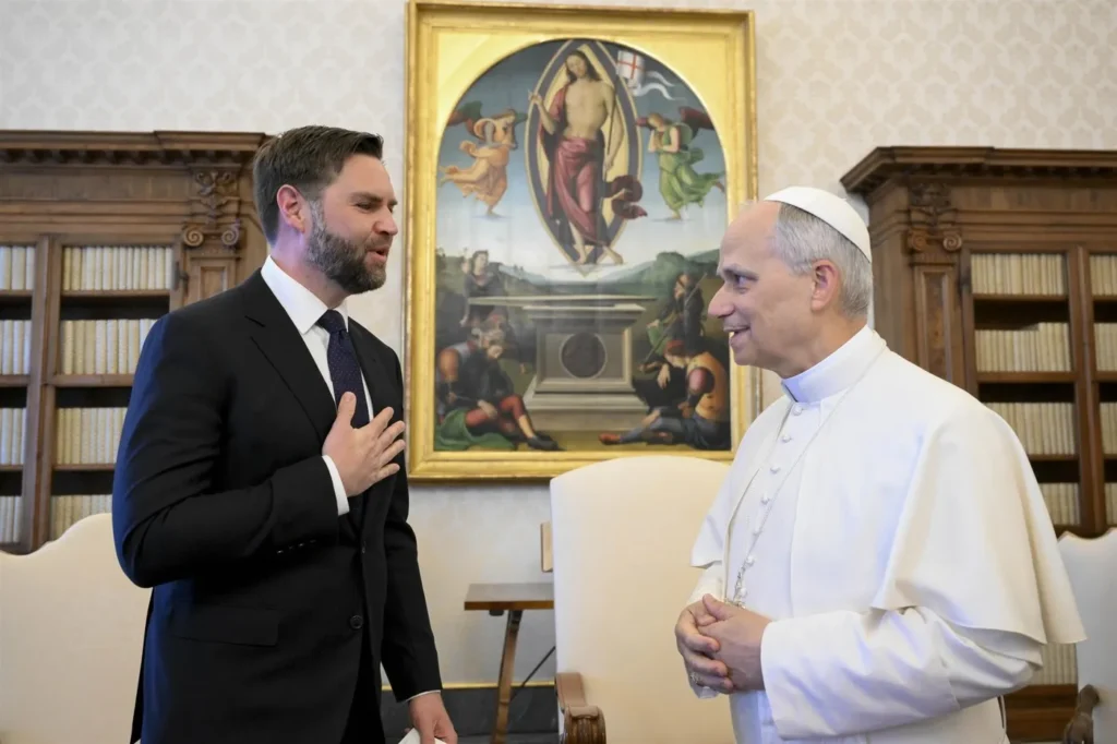 După Trump, și J. D. Vance îl atacă pe Papa Leon