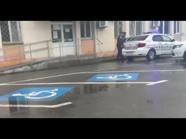 (VIDEO) Craiova: Tânăr fără permis, prins la volanul unei mașini neînmatriculate, reținut