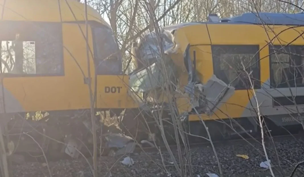 Pasageri răniţi după ce două trenuri s-au izbit frontal în Danemarca