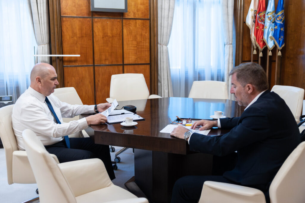 Ilie Bolojan a discutat cu șeful Dacia despre viitorul industriei auto și programul Rabla