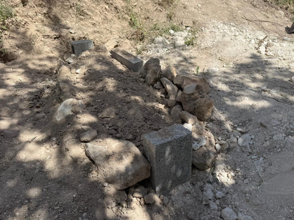 Coloniștii au început să sape mormântul lui Hussein