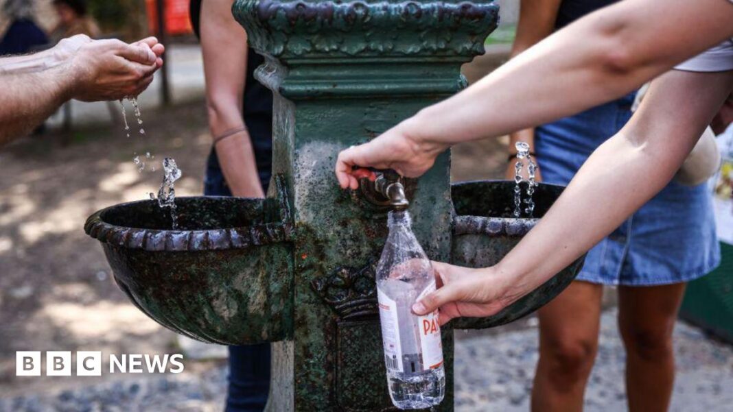 Hotelurile pot refuza apa de la robinet turiștilor