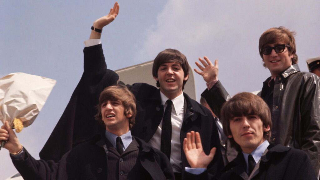 Beatles deschid un muzeu spectaculos în locul ultimului lor concert: fanii vor putea retrăi magia de pe celebrul acoperiș din Londra