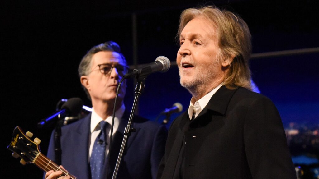 Stephen Colbert și Paul McCartney au închis emoționant ultimul episod al „The Late Show”