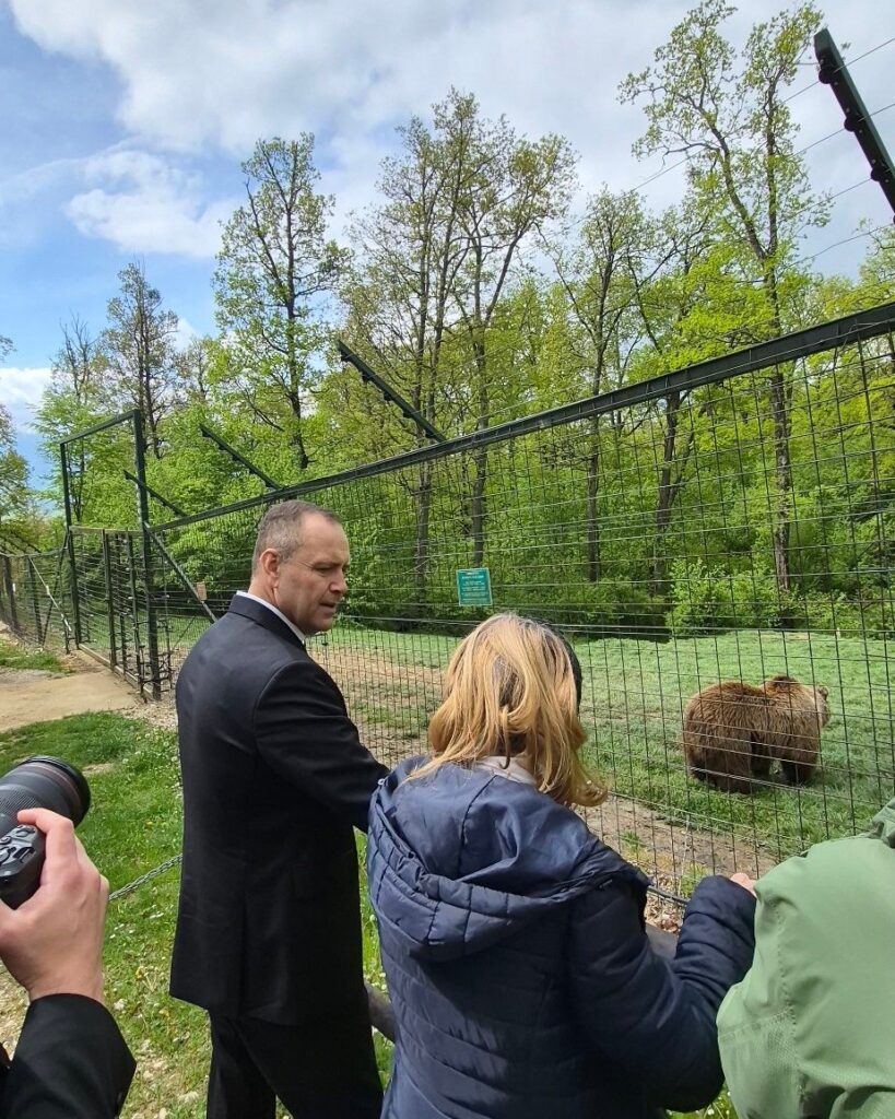 Președintele polonez Karol Nawrocki a vizitat sanctuarul urșilor de la Zărnești