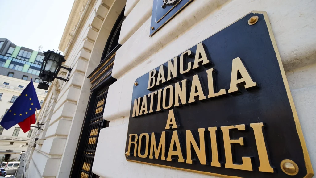 BNR intervine pentru a preveni prăbușirea monedei naționale